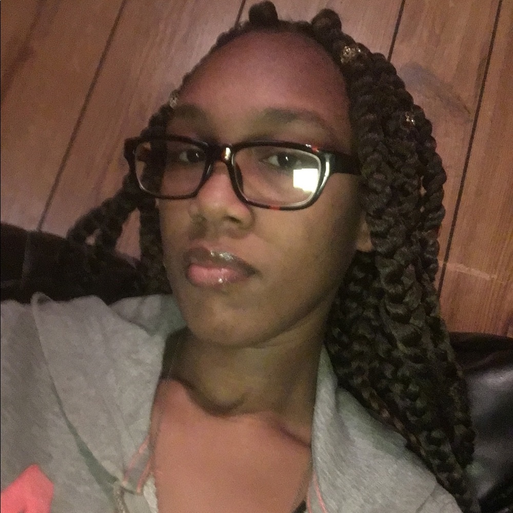 Meet your Posher, Candace